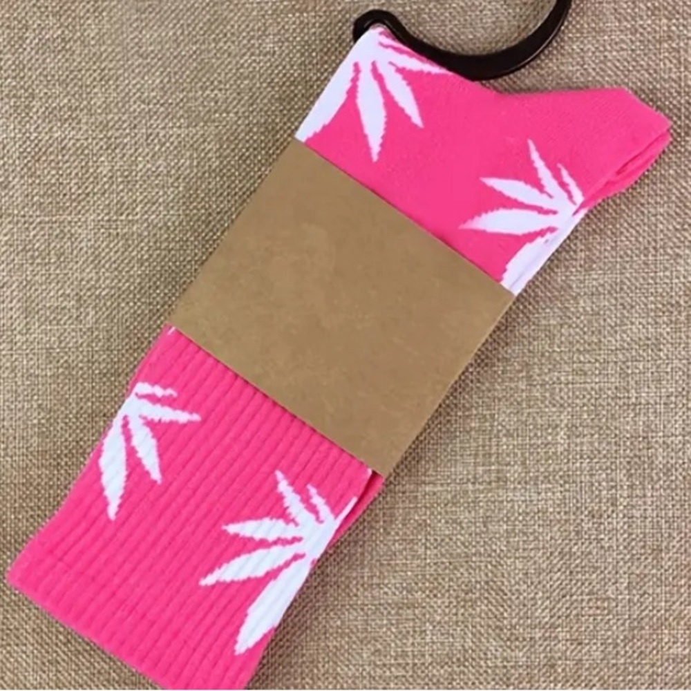 Pink and White Leaves Socks (Size 6-10) NWT